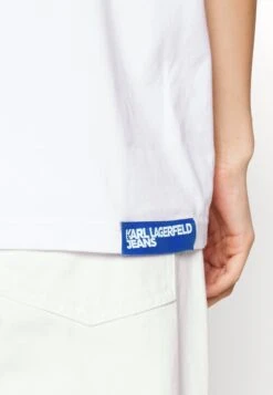 Karl Lagerfeld Jeans Regular Logo TeeT-Shirt Con StampaWhite Donna T-shirt E Top K3W21D00B-A11 11 Karl Lagerfeld Jeans Regular Logo TeeT-Shirt Con StampaWhite Donna T-shirt E Top K3W21D00B-A11 -Vendite Next 9af643cd31fe44f398a5e5ef74dc760d