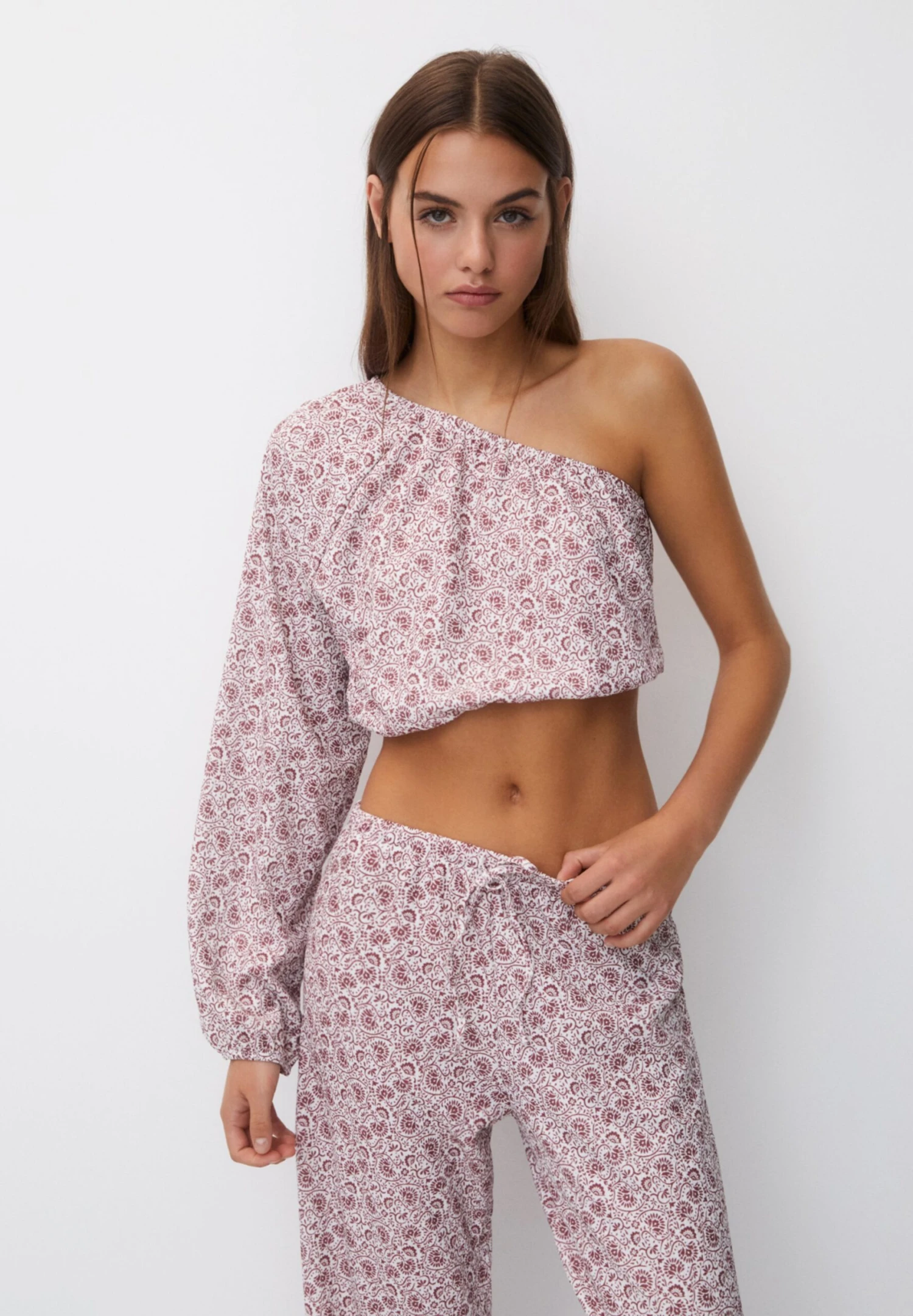 PULL & BEAR AsymmetricCamicettaWhite Donna Camicie E Bluse PUC21E11Y-A11 1 PULL & BEAR AsymmetricCamicettaWhite Donna Camicie E Bluse PUC21E11Y-A11