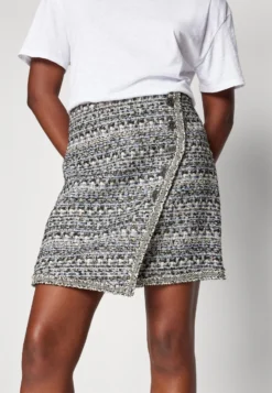 Bruuns Bazaar Trillium Maeda Skirt - Gonna A Campana - Dark Blue -Vendite Next 9fce0cbaae0144619e60e95e9bea205b scaled