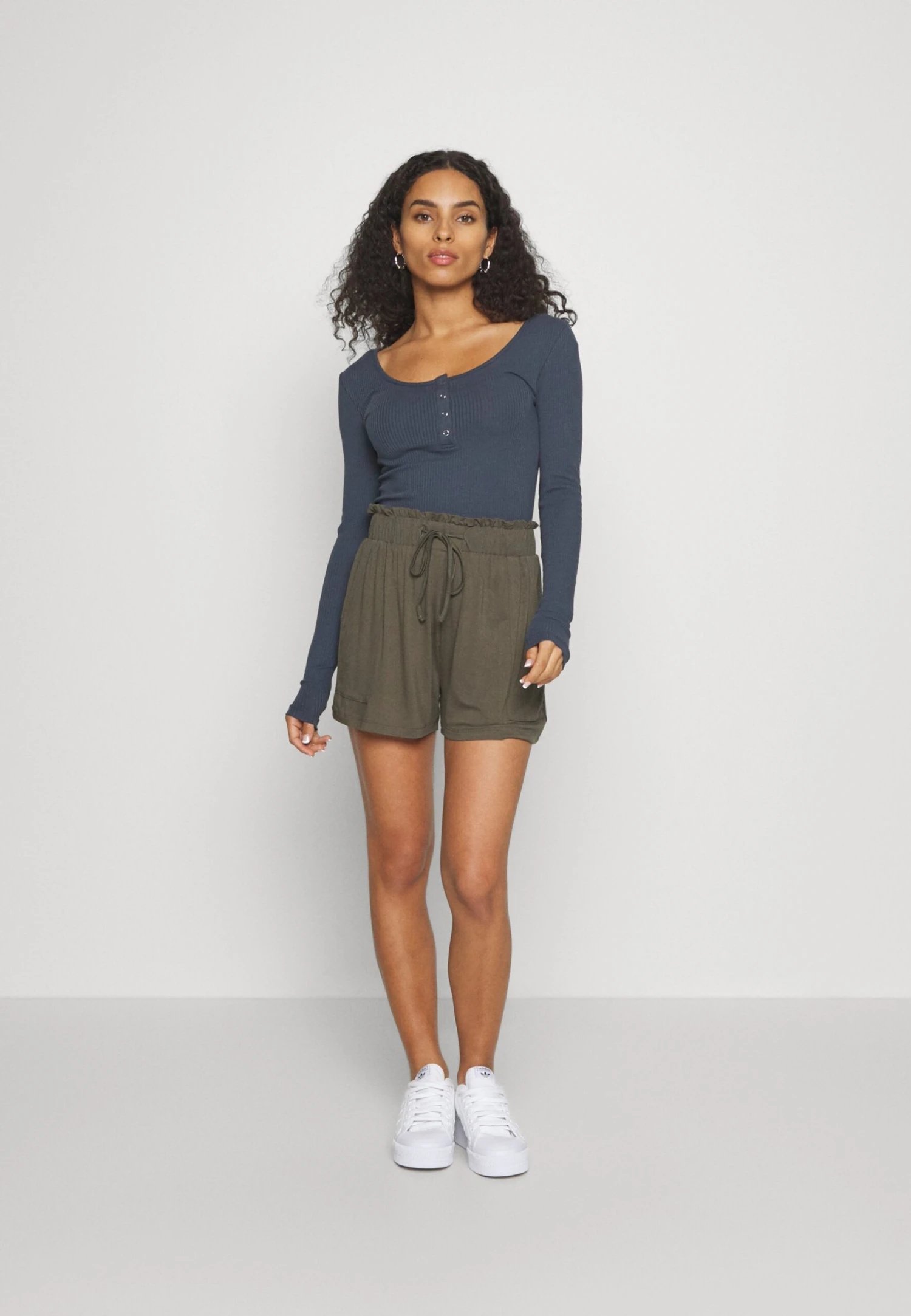 Pieces Petite PckitteMaglietta A Manica LungaOmbre Blue Donna T-shirt E Top PIT21D00K-K12 2 Pieces Petite PckitteMaglietta A Manica LungaOmbre Blue Donna T-shirt E Top PIT21D00K-K12 - immagine 2