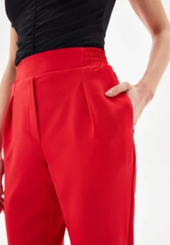 Elastic Back Waist PleatedPantaloniRed Donna Pantaloni ADK21A02M-G11 8 Elastic Back Waist PleatedPantaloniRed Donna Pantaloni ADK21A02M-G11 -Vendite Next a30f3d3f0fe549aa983559518c6285aa scaled