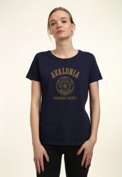 Henry Tiger Strange World Geographic SocietyT-Shirt Con StampaNavy Blue Donna T-shirt E Top H3A21DA0N-K11 7 Henry Tiger Strange World Geographic SocietyT-Shirt Con StampaNavy Blue Donna T-shirt E Top H3A21DA0N-K11 -Vendite Next a353a3b575ba49d5b8584338f00f0c62