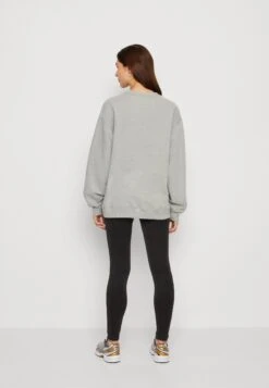 Hollister Co. Trend CrewFelpaLight Grey Donna Felpe H0421J076-C11 8 Hollister Co. Trend CrewFelpaLight Grey Donna Felpe H0421J076-C11 -Vendite Next a747fb1cd84f46b597d68b31ee5724b8