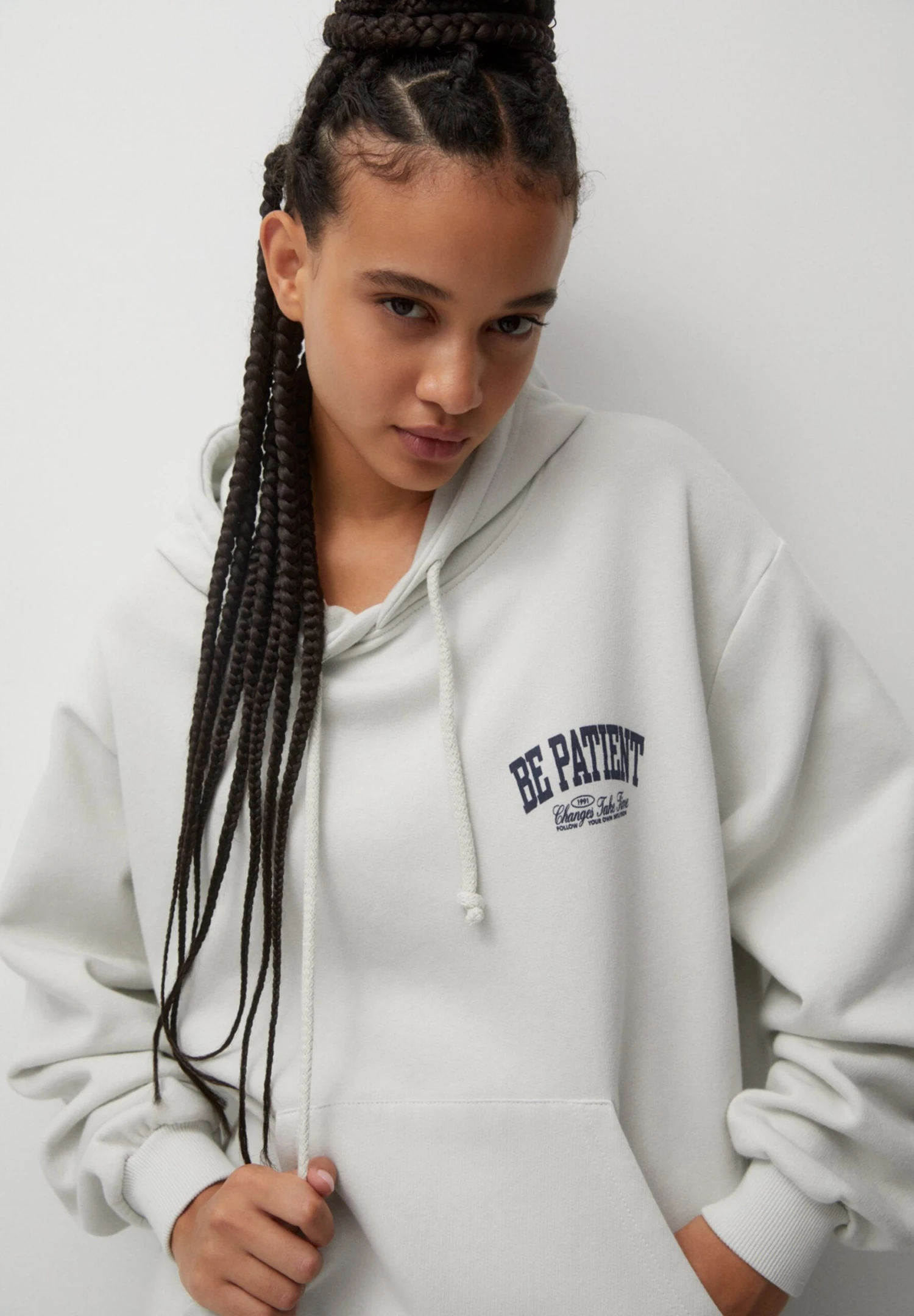 PULL & BEAR Printed- Felpa Con Cappuccio - White 5 PULL & BEAR Printed- Felpa Con Cappuccio - White - immagine 5