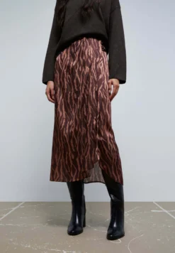 Scalpers Gonna A CampanaBrown Donna Gonne SCF21B02Q-O11 -Vendite Next b0b816a04f644ee7b476d4140b40e3fd scaled