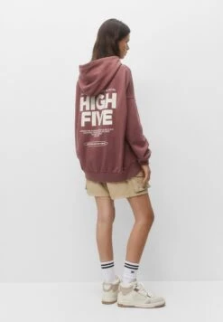 PULL & BEAR Highfive SloganFelpa Con CappuccioBerry Donna Felpe PUC21J10Y-I11 -Vendite Next b3c1b57b9e904748ac1ca6ef5b85c421