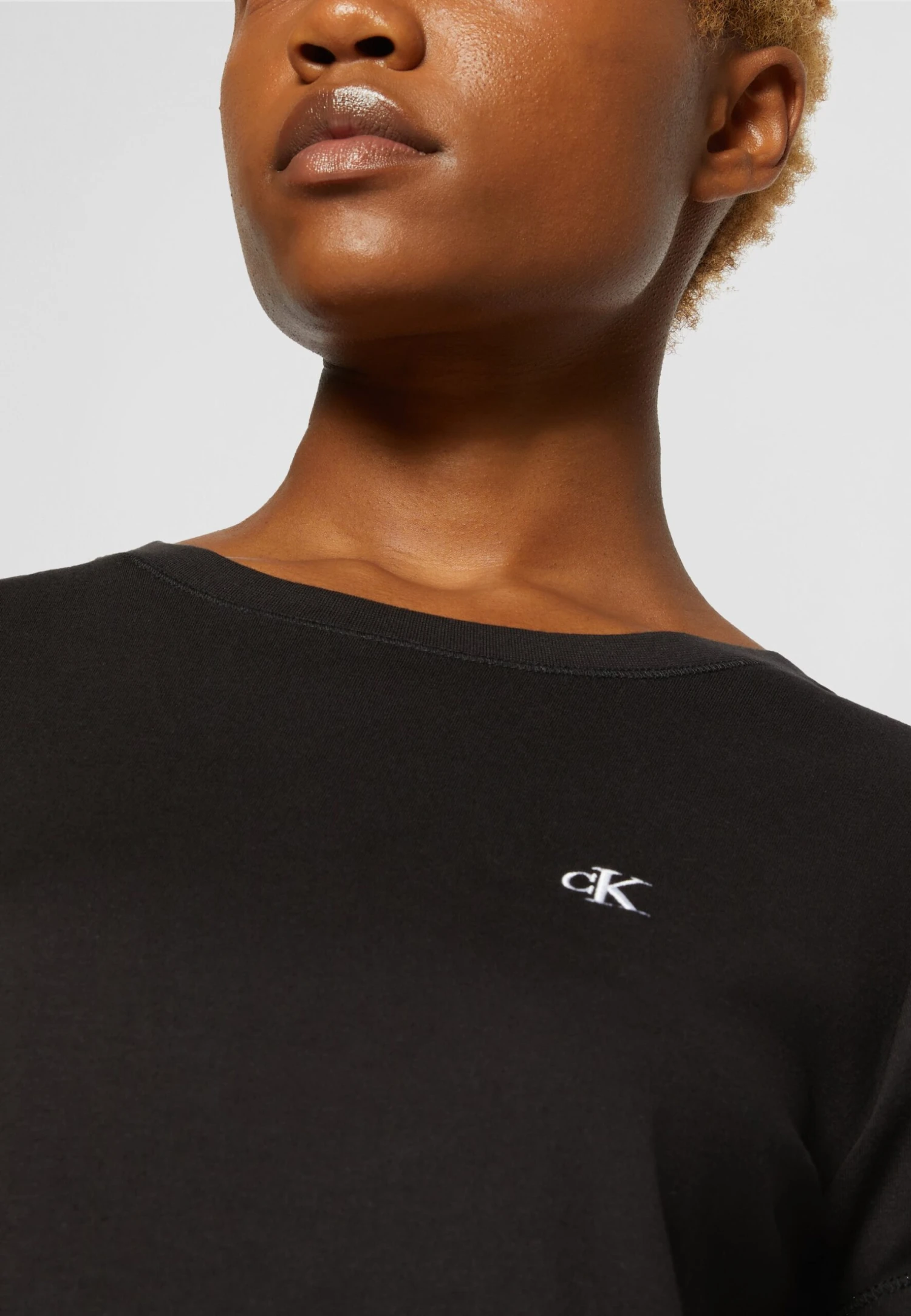 Calvin Klein Jeans Embroidery Slim TeeT-Shirt BasicBlack Donna T-shirt E Top C1821D09C-Q11 6 Calvin Klein Jeans Embroidery Slim TeeT-Shirt BasicBlack Donna T-shirt E Top C1821D09C-Q11 - immagine 6