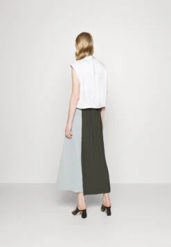 Max Mara Leisure FootingGonna A CampanaVerde Salvia Donna Gonne M1X21B017-B11 -Vendite Next b8173d40173c47a6a78544ea432c6eb2