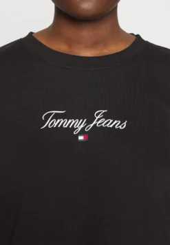 Tommy Jeans Curve Essential Logo CrewFelpaBlack Donna Felpe T2C21J00Z-Q11 11 Tommy Jeans Curve Essential Logo CrewFelpaBlack Donna Felpe T2C21J00Z-Q11 -Vendite Next b8f2e17bfe5e4ea28eb3e3ff7cb76fea scaled