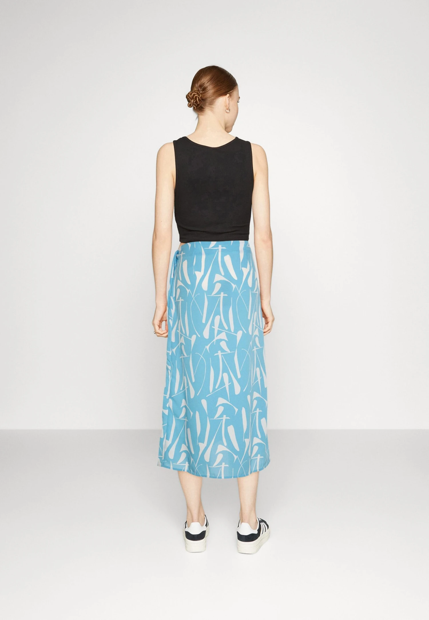 Monki Gonna A PortafoglioBlue/Multi-Coloured Donna Gonne MOQ21B05V-K11 3 Monki Gonna A PortafoglioBlue/Multi-Coloured Donna Gonne MOQ21B05V-K11 - immagine 3