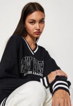 ONLY Onlnia Oversize LongFelpaNight Sky Donna Felpe ON321J0XZ-K11 -Vendite Next bc41933fd5044b8cacd1cc972d8d4e8b scaled