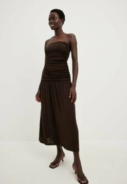 NA-KD Tief Ausgeschnittenes Fliessendes - Vestito Di Maglina - Brown 5 NA-KD Tief Ausgeschnittenes Fliessendes - Vestito Di Maglina - Brown -Vendite Next be25a0807e964d8593d5c19c85e178aa