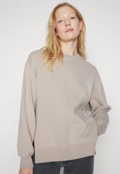 Abercrombie & Fitch Vintage Crew FelpaAtmosphere Donna Felpe A0F21J05H-O11 -Vendite Next c405f5be5f464daba4c3b125667f2623 scaled