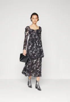 AllSaints Devyn Peggy DressVestito EstivoBlack Donna Vestiti A0Q21C0TR-Q11 -Vendite Next c46c2a1688e8475bab935cc4d0c3cfb6 scaled