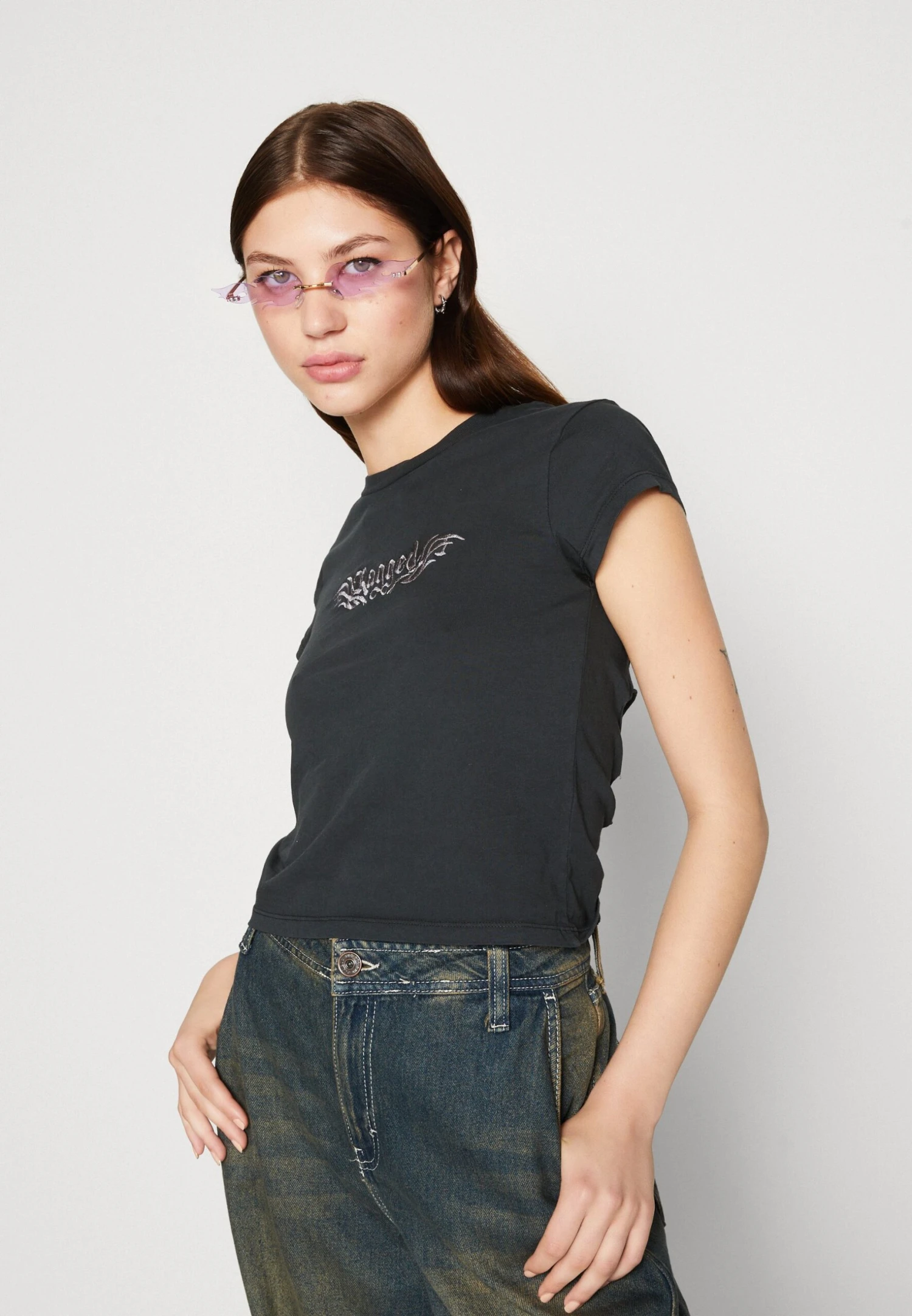 The Ragged Priest Fallen TeeT-Shirt Con StampaBlack Donna T-shirt E Top THJ21D068-Q11 4 The Ragged Priest Fallen TeeT-Shirt Con StampaBlack Donna T-shirt E Top THJ21D068-Q11 - immagine 4