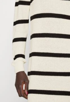 Nmmaysa O-Neck DressAbito In MagliaEggnog/Black Donna Vestiti NOB21C03F-A11 9 Nmmaysa O-Neck DressAbito In MagliaEggnog/Black Donna Vestiti NOB21C03F-A11 -Vendite Next c94e3a276ee1484a910696384b4ffa61