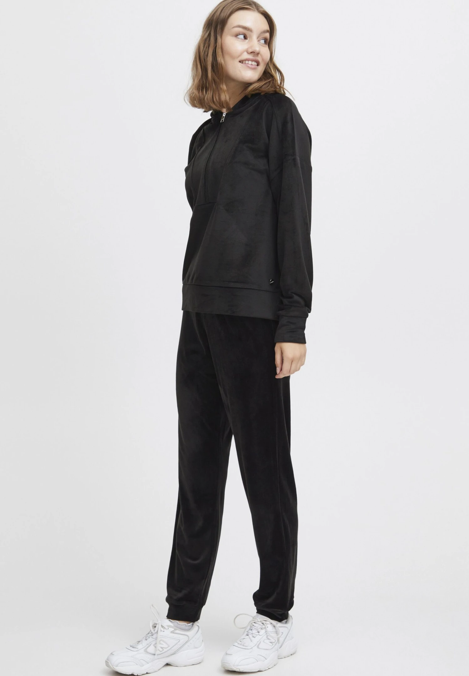 OXMO Mitty - Tuta - Black 2 OXMO Mitty - Tuta - Black - immagine 2