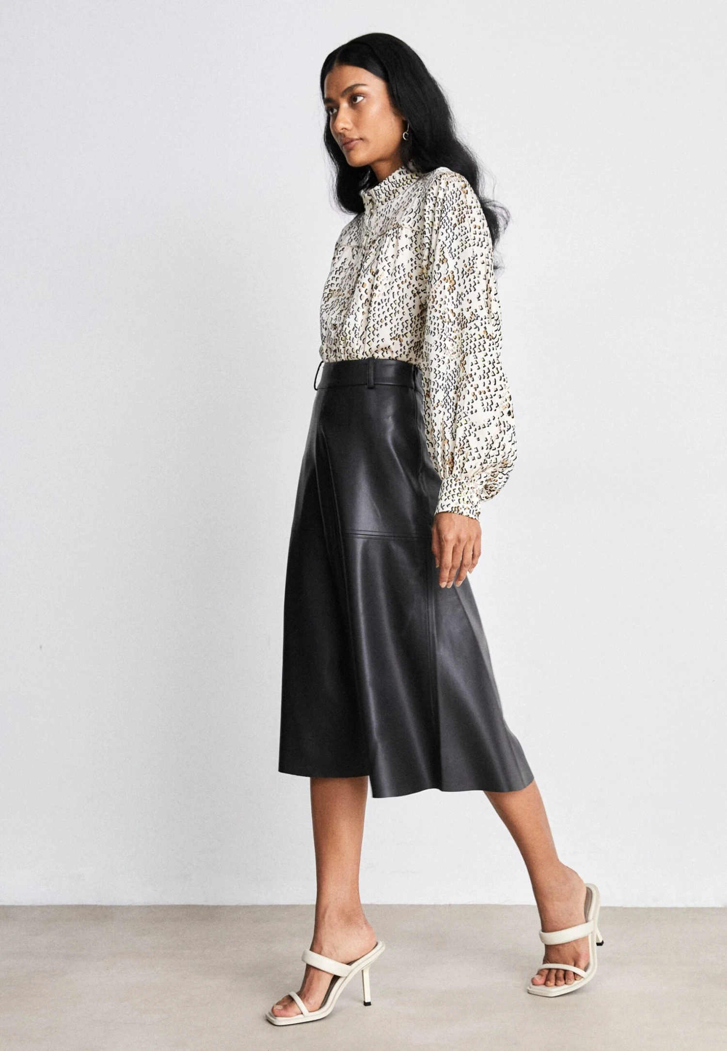 Bruuns Bazaar Vegani Imma SkirtGonna A CampanaBlack Donna Gonne BR321B044-Q11 2 Bruuns Bazaar Vegani Imma SkirtGonna A CampanaBlack Donna Gonne BR321B044-Q11 - immagine 2