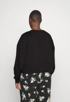 Tommy Jeans Curve Essential Logo CrewFelpaBlack Donna Felpe T2C21J00Z-Q11 9 Tommy Jeans Curve Essential Logo CrewFelpaBlack Donna Felpe T2C21J00Z-Q11 -Vendite Next dbae9480bbc4476b8f2376481d9bc7e0 scaled