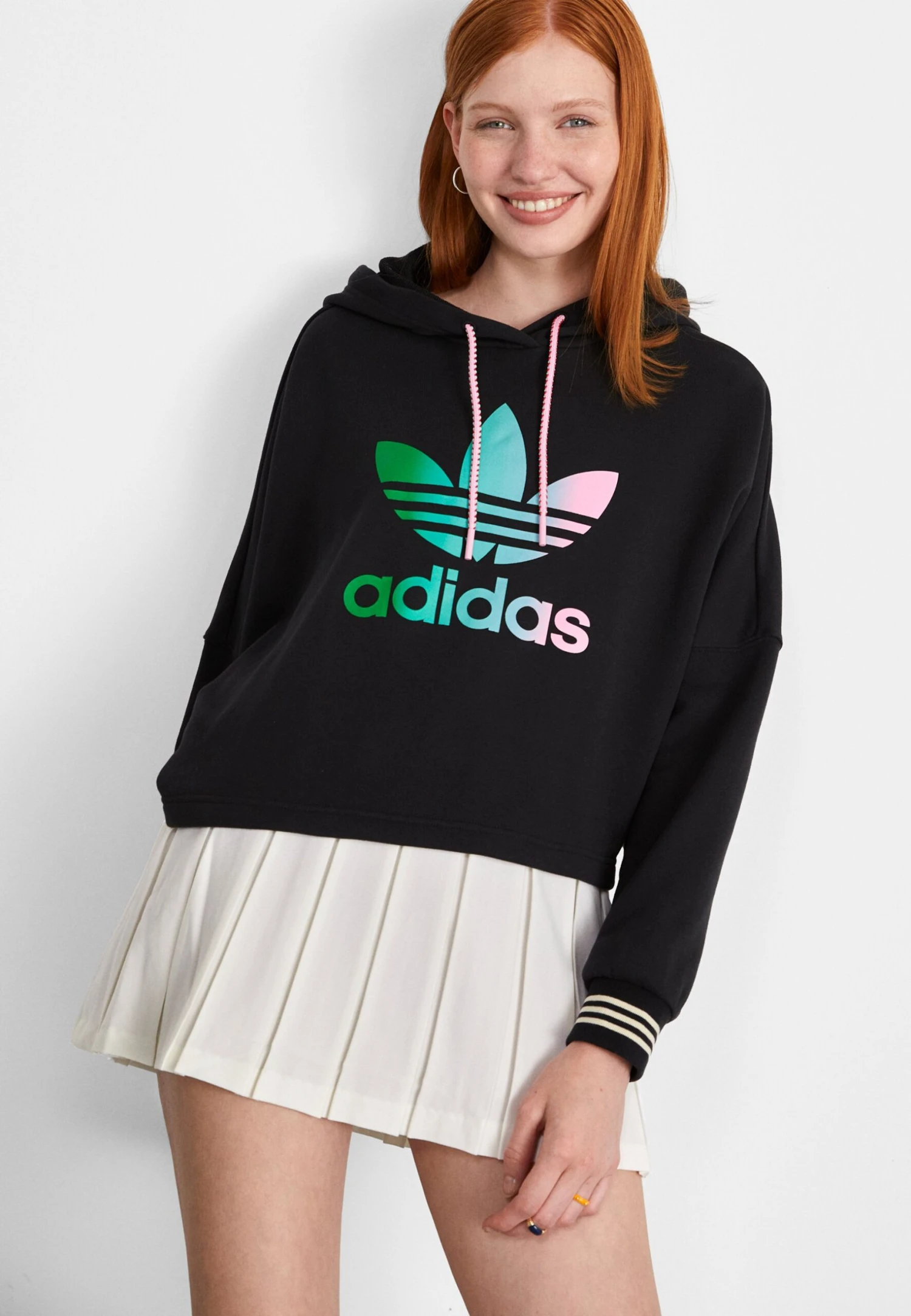 Adidas Originals Adicolor 70S Cropped HoodieFelpaBlack Donna Felpe AD121J1EZ-Q11 1 Adidas Originals Adicolor 70S Cropped HoodieFelpaBlack Donna Felpe AD121J1EZ-Q11