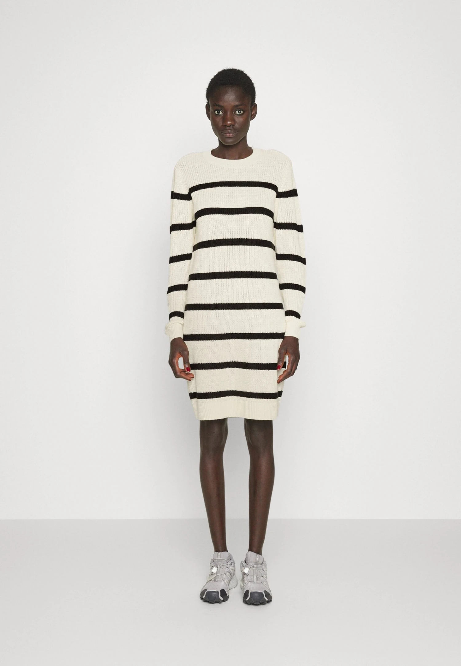 Nmmaysa O-Neck DressAbito In MagliaEggnog/Black Donna Vestiti NOB21C03F-A11 1 Nmmaysa O-Neck DressAbito In MagliaEggnog/Black Donna Vestiti NOB21C03F-A11