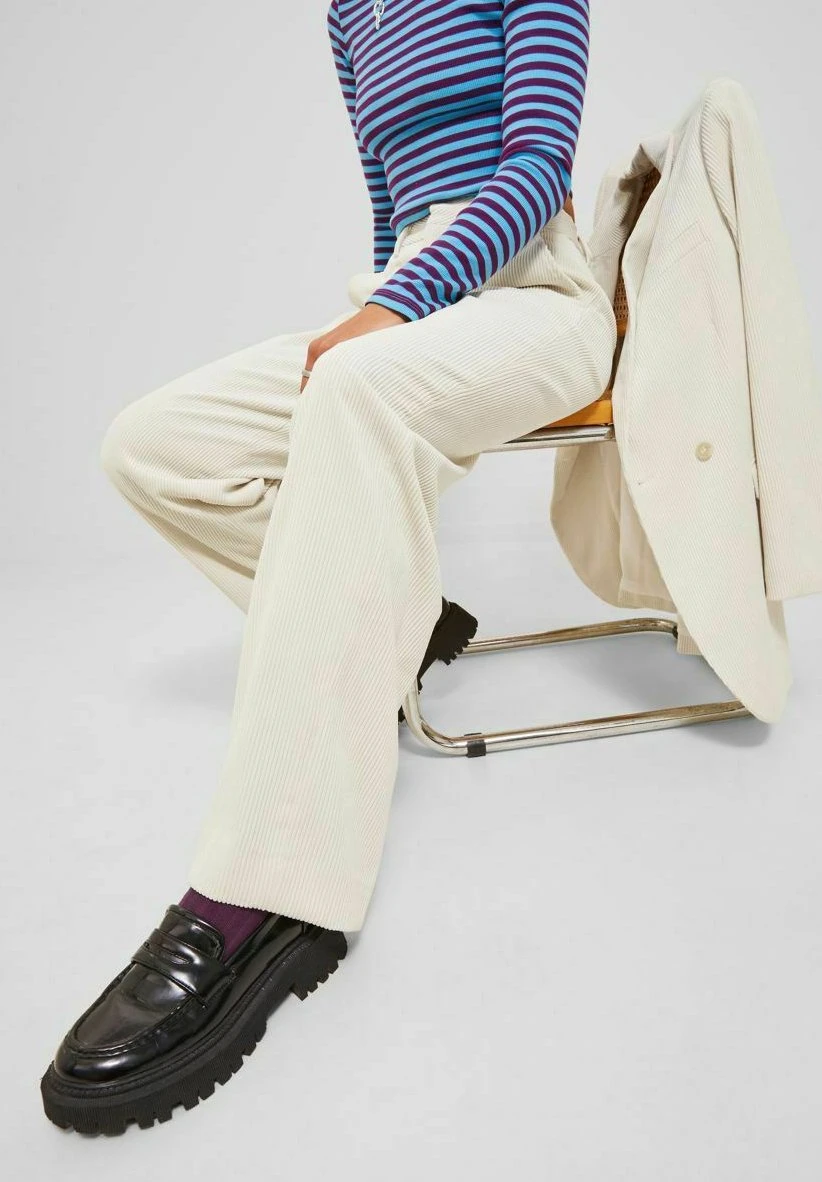 JJXX Jxmary GeradeChinoBone White Donna Pantaloni JJ621A031-A11 4 JJXX Jxmary GeradeChinoBone White Donna Pantaloni JJ621A031-A11 - immagine 4