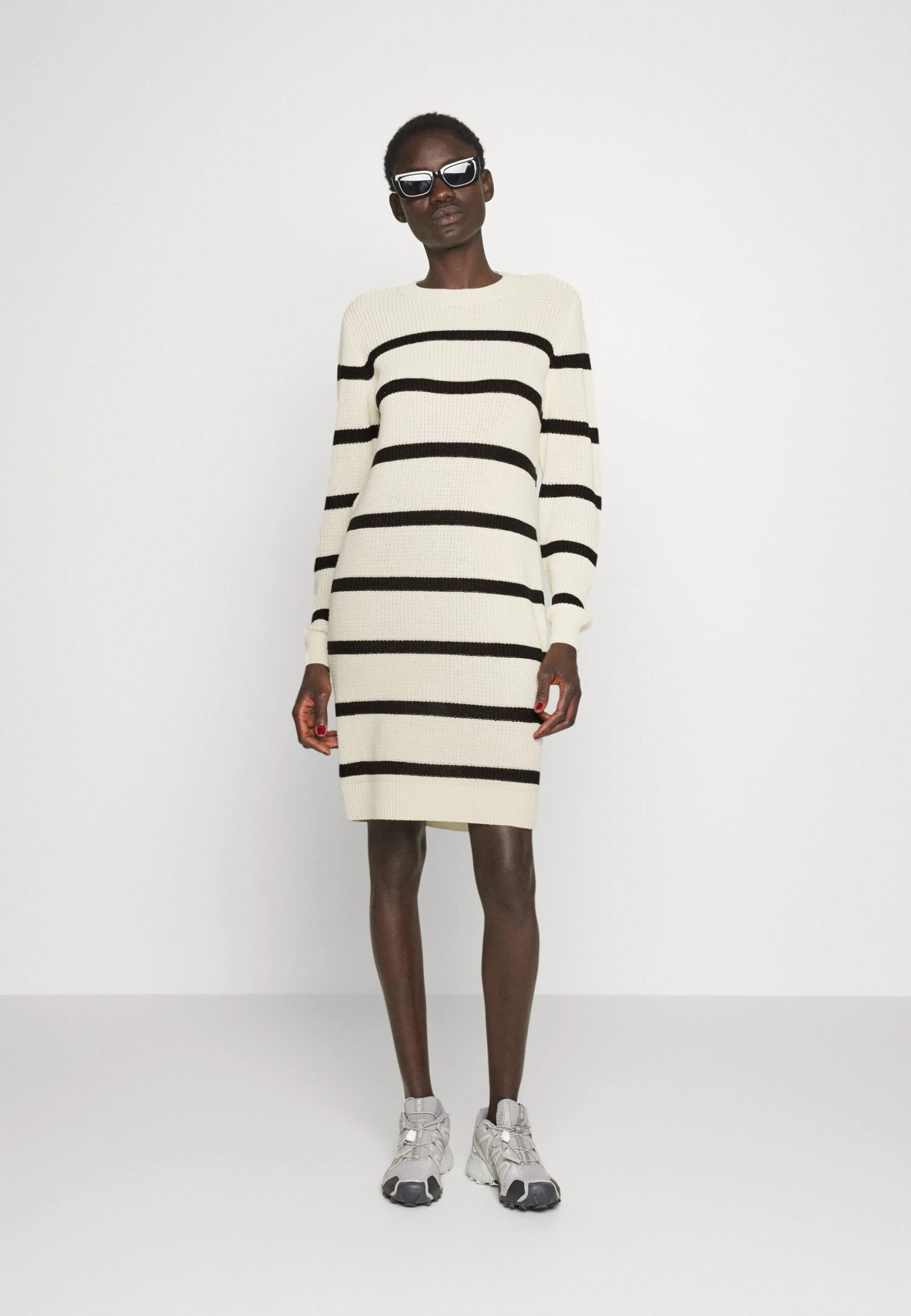 Nmmaysa O-Neck DressAbito In MagliaEggnog/Black Donna Vestiti NOB21C03F-A11 2 Nmmaysa O-Neck DressAbito In MagliaEggnog/Black Donna Vestiti NOB21C03F-A11 - immagine 2