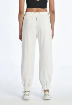 Deha Eco-Wear Glam Puffed JoggerPantaloni SportiviWhite Donna Pantaloni 5DE21A022-A11 -Vendite Next e1e9361f57f5497b8c9355f1bf20b7d8