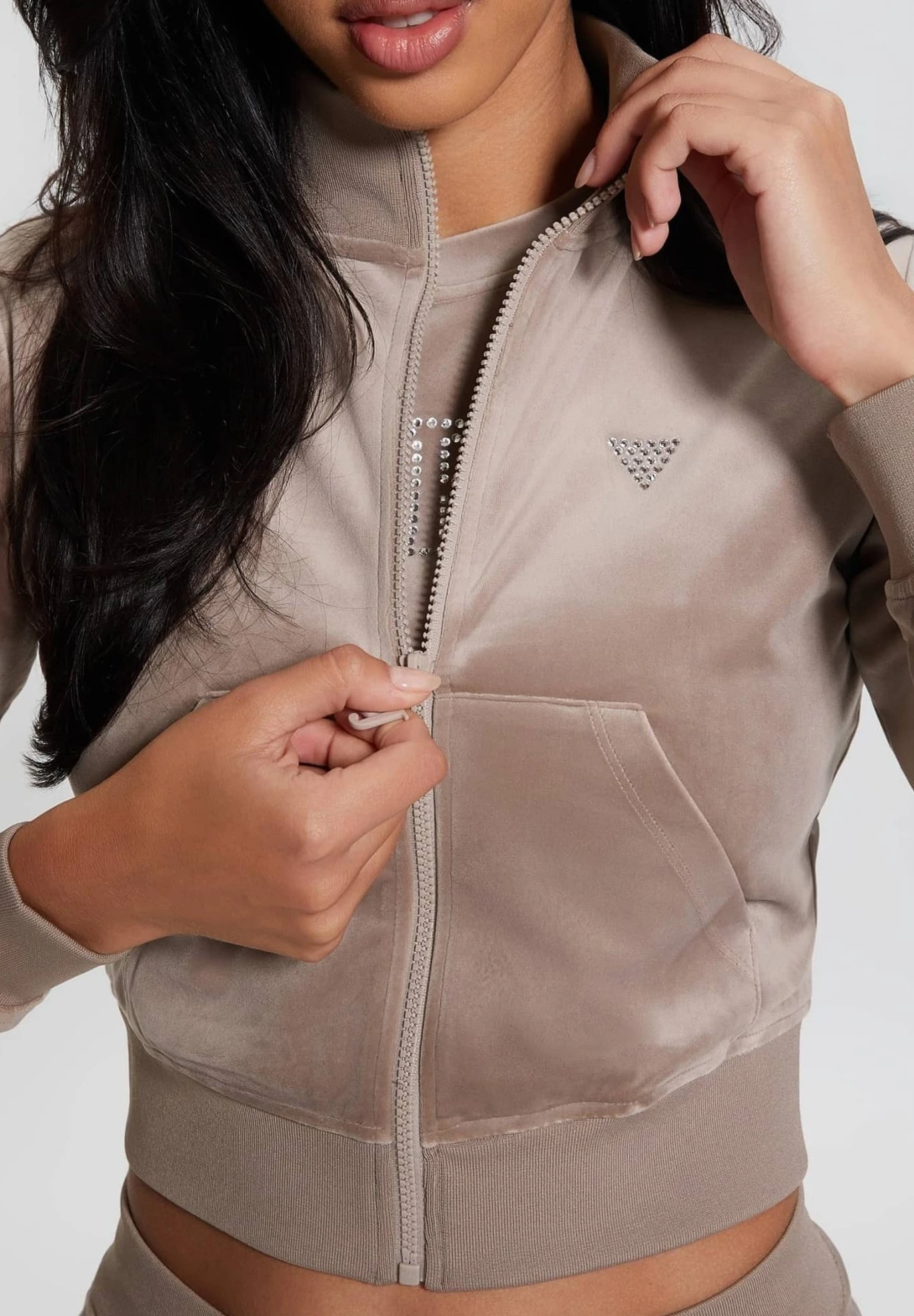 Guess Mit Strass-LogodreieckFelpa Con ZipBraun Donna Felpe GU121J0HL-O11 5 Guess Mit Strass-LogodreieckFelpa Con ZipBraun Donna Felpe GU121J0HL-O11 - immagine 5