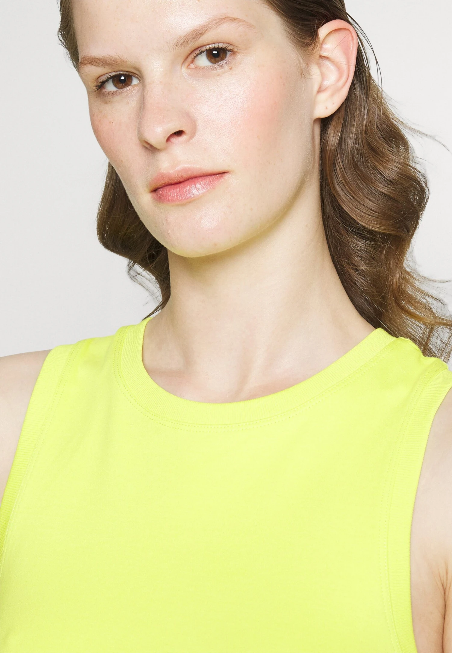 DRYKORN ElsanneVestito Di MaglinaYellow Donna Vestiti DR221C07H-E11 6 DRYKORN ElsanneVestito Di MaglinaYellow Donna Vestiti DR221C07H-E11 - immagine 6