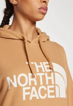 The North Face Standard HoodieFelpa Con CappuccioAlmond Butter/Gardenia White Donna Felpe TH321J00J-B11 -Vendite Next e429e6af8b514a519e6dd402af082373 scaled