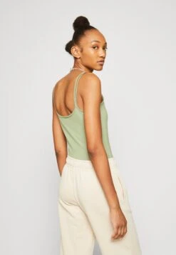 Nike Sportswear Bodysuit CamiTopOil Green/Black Donna T-shirt E Top NI121D0TH-M11 9 Nike Sportswear Bodysuit CamiTopOil Green/Black Donna T-shirt E Top NI121D0TH-M11 -Vendite Next e4c314d40dd0414eab8a01e07aaf8960