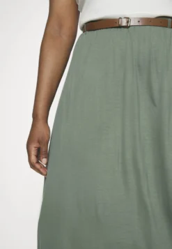 Vero Moda Curve Vmlinn Belt Ankle SkirtGonna LungaLaurel Wreath Donna Gonne VEE21B028-M11 -Vendite Next e66e68e9678345538f43a0fbe8eee8ce scaled