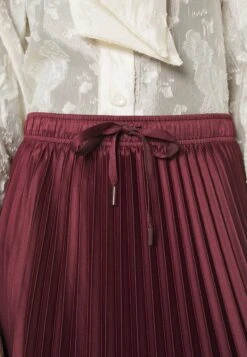 Marella ImmuneGonna A PiegheBordeaux Donna Gonne M7521B01U-G11 -Vendite Next ec50635d3cc94eeea900e0731f3f0327