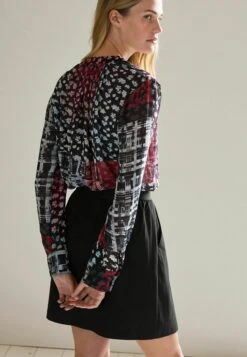 Next V-Neck Zip Detail CamicettaBlack Red Floral Check Donna Camicie E Bluse NX321E23A-Q11 8 Next V-Neck Zip Detail CamicettaBlack Red Floral Check Donna Camicie E Bluse NX321E23A-Q11 -Vendite Next f204487cc3e84003ac0b23841d761511