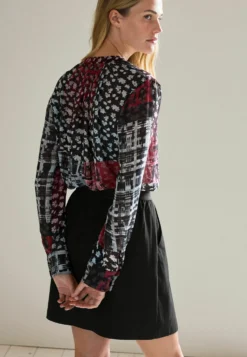 Next V-Neck Zip Detail CamicettaBlack Red Floral Check Donna Camicie E Bluse NX321E23A-Q11 -Vendite Next f204487cc3e84003ac0b23841d761511 scaled