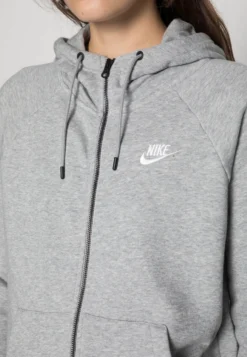 Nike Sportswear HoodieFelpa Con ZipGrey Heather/White Donna Felpe NI121J0B8-C11 -Vendite Next f47366b45df84084bb92e9bb65852e55 scaled