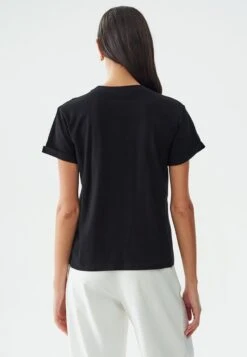 Calli Logo T-Shirt Con StampaBlackWhite Emb Donna T-shirt E Top CFY21D03B-Q11 8 Calli Logo T-Shirt Con StampaBlackWhite Emb Donna T-shirt E Top CFY21D03B-Q11 -Vendite Next f52f4e54f37f40e48eaca91ab4122a5a