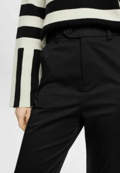 ESPRIT ChinoBlack Donna Pantaloni ES121A137-Q11 10 ESPRIT ChinoBlack Donna Pantaloni ES121A137-Q11 -Vendite Next f69b4ca2e48b43c690690d552c5907da