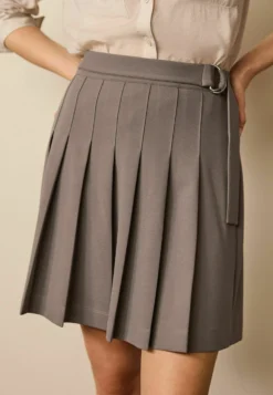 Next Pleated Mini Skirt - Gonna A Campana - Taupe Brown 8 Next Pleated Mini Skirt - Gonna A Campana - Taupe Brown -Vendite Next f6aa0a0d7a824c078bdc75569b67df80 scaled