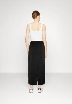 Monki Gonna Lunga - Black Dark 8 Monki Gonna Lunga - Black Dark -Vendite Next f84cd2af707843a09d6b68df11cda39c