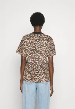 MAX & Co. TeeleoT-Shirt Con StampaMarrone Donna T-shirt E Top MQ921D03P-O11 -Vendite Next f8cc5f26ea4e4524b3c720080b20b270