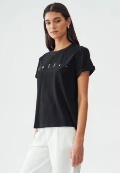 Calli Logo T-Shirt Con StampaBlackWhite Emb Donna T-shirt E Top CFY21D03B-Q11 10 Calli Logo T-Shirt Con StampaBlackWhite Emb Donna T-shirt E Top CFY21D03B-Q11 -Vendite Next fa0d6a47ff7141099b4ef0612cbc2d50