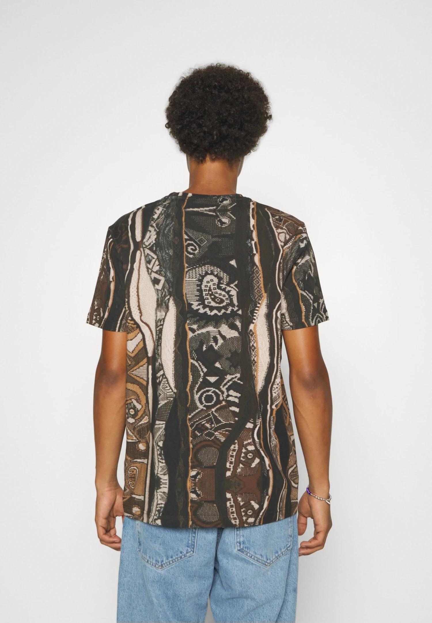 CARLO COLUCCI UnisexT-Shirt Con StampaBrown/Black/Offwhite Donna T-shirt E Top CAP21007W-Q11 4 CARLO COLUCCI UnisexT-Shirt Con StampaBrown/Black/Offwhite Donna T-shirt E Top CAP21007W-Q11 - immagine 4