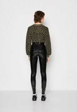 ONLY OnllolaLeggingsBlack Donna Pantaloni ON321A23N-Q11 8 ONLY OnllolaLeggingsBlack Donna Pantaloni ON321A23N-Q11 -Vendite Next ff65306175ec4b8289ca32438f9968da scaled